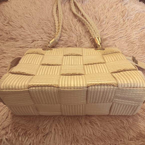 MCM Italian Vintage 60s Cream and Metallic Gold Shoulder Bag - Picture 2 of 9